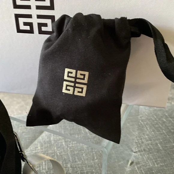Givenchy Cosmetic Drawstring Pouch - Picture 9 of 12